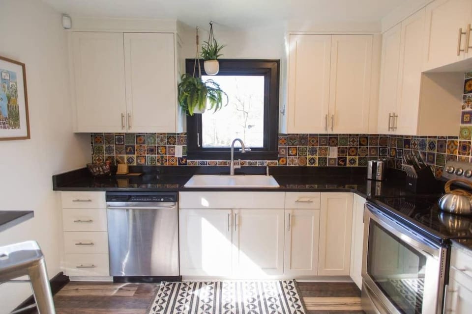 PRIME Location 2 5 Miles From Downtown House in East Nashville