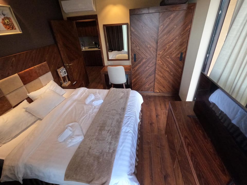 Bed, Photo of the whole room, Bedroom, wardrobe
