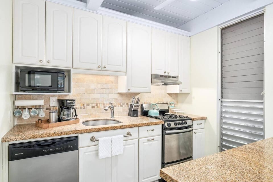 Coffee/tea facilities, Kitchen or kitchenette, dishwasher, minibar, pet friendly