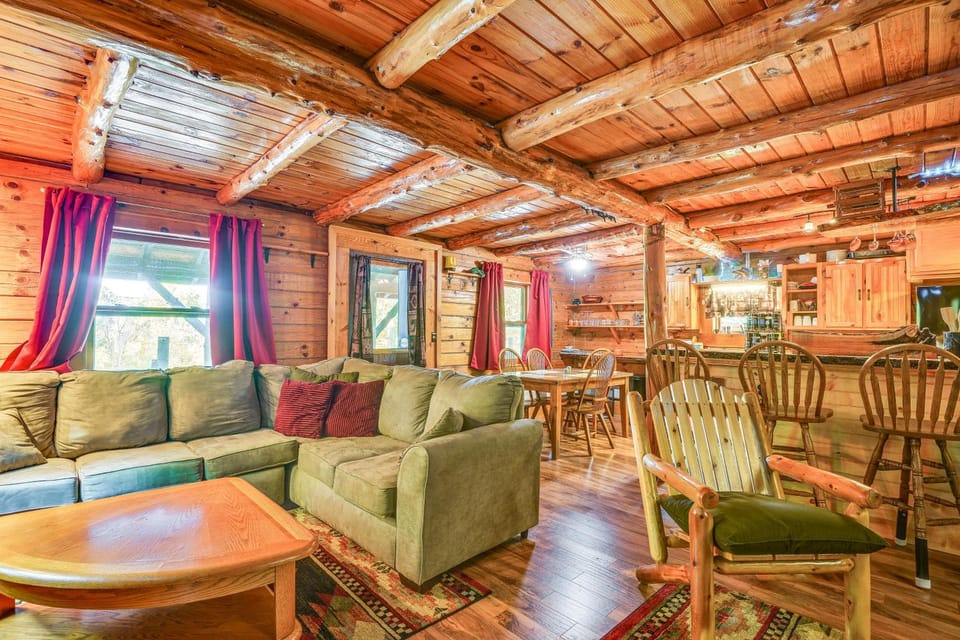 Charming Wellesley Island Cabin Near State Parks Cabin in Wellesley Island