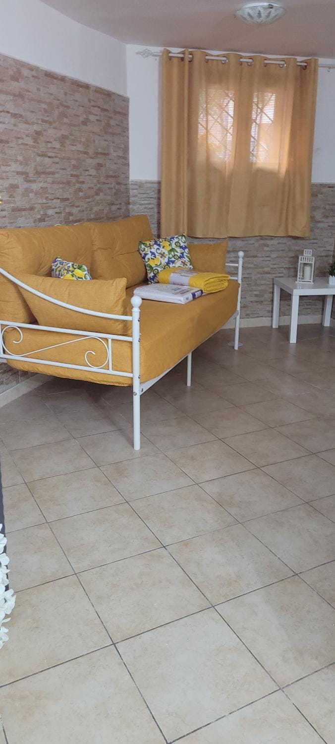 Bed, Living room