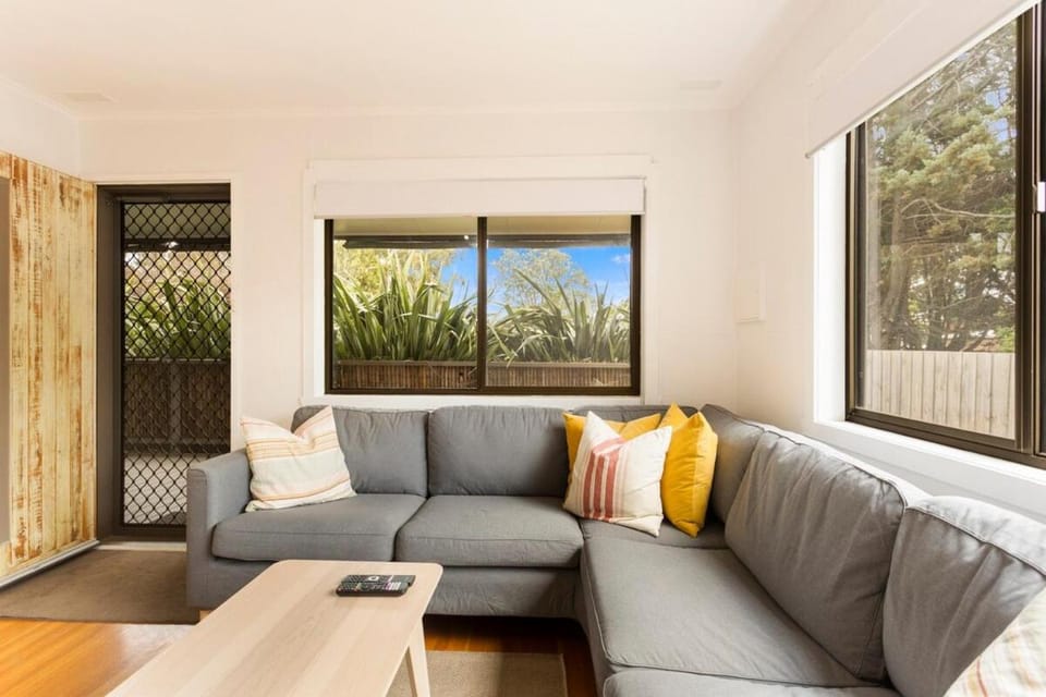 Tranquil House 3 bed - 2 Bath WI-FI House in Cowes