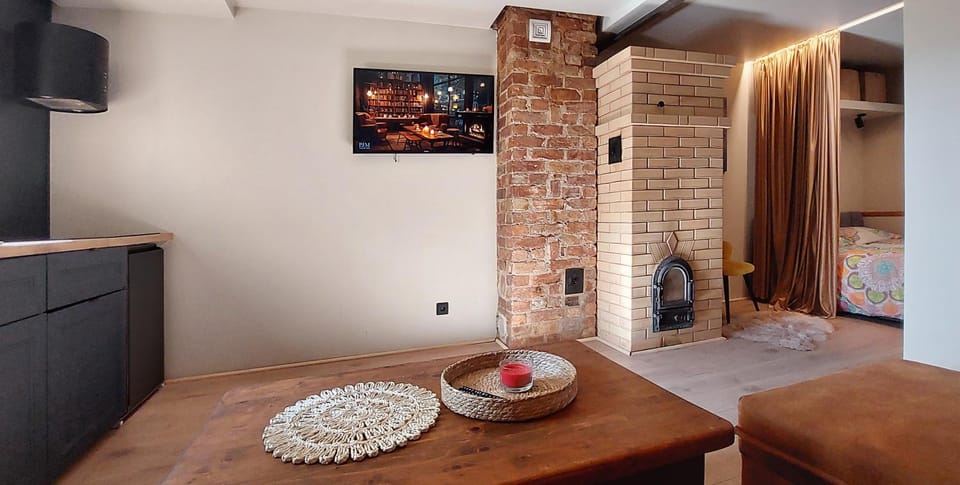 TV and multimedia, Kitchen or kitchenette, Living room, Seating area, Dining area