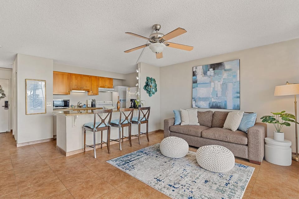 Island Surf 304 - Renovated, Ocean Views, Split AC House in Kihei