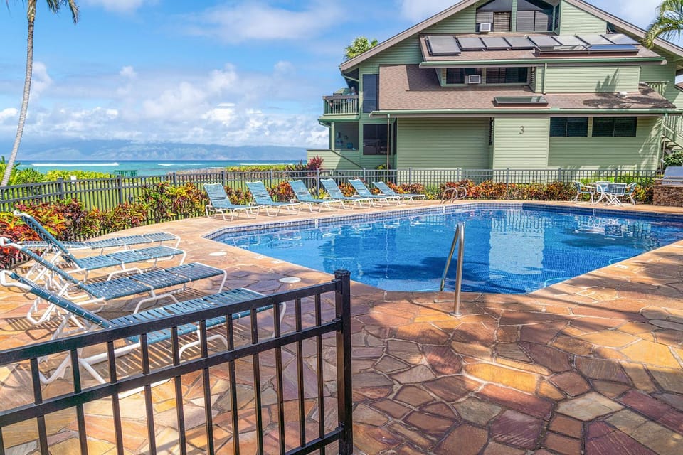 Kahana Outrigger 4B1: Breathtaking Ocean Views, AC House in Napili-Honokowai