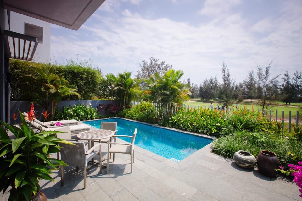 Garden, Garden view, Pool view, sunbed