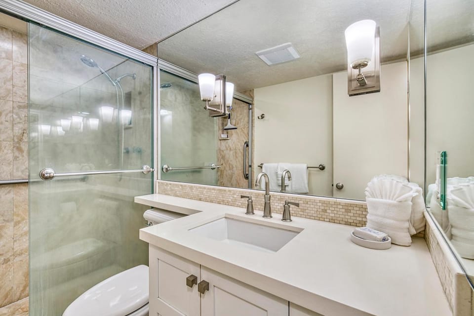 Punahoa Beach 201, Beautiful Renovation, Split AC House in Kihei