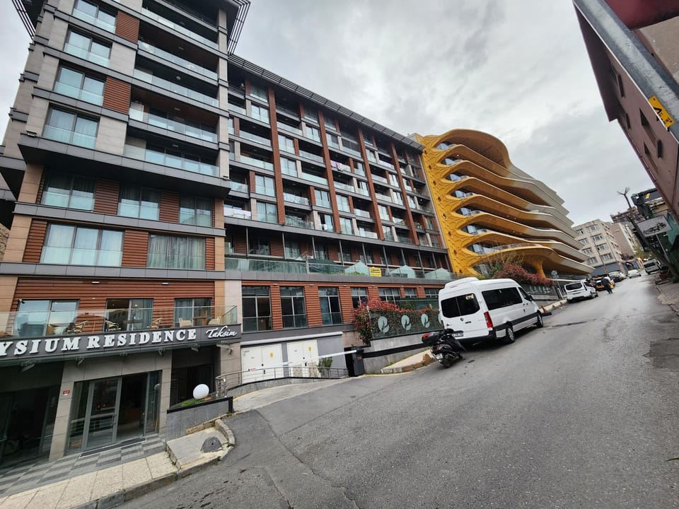 Taksim Square Residence, Two bedrooms, pool sauna gym Apartment in Istanbul
