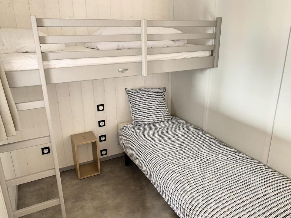 Chalet haut de gamme - 6 pers - Piscine chauffée - Proche plage - Jullouville - FR-1-361-518 Chalet in Saint-Pair-sur-Mer