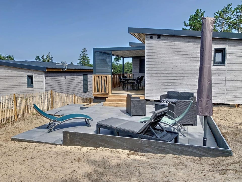 Chalet haut de gamme - 6 pers - Piscine chauffée - Proche plage - Jullouville - FR-1-361-518 Chalet in Saint-Pair-sur-Mer