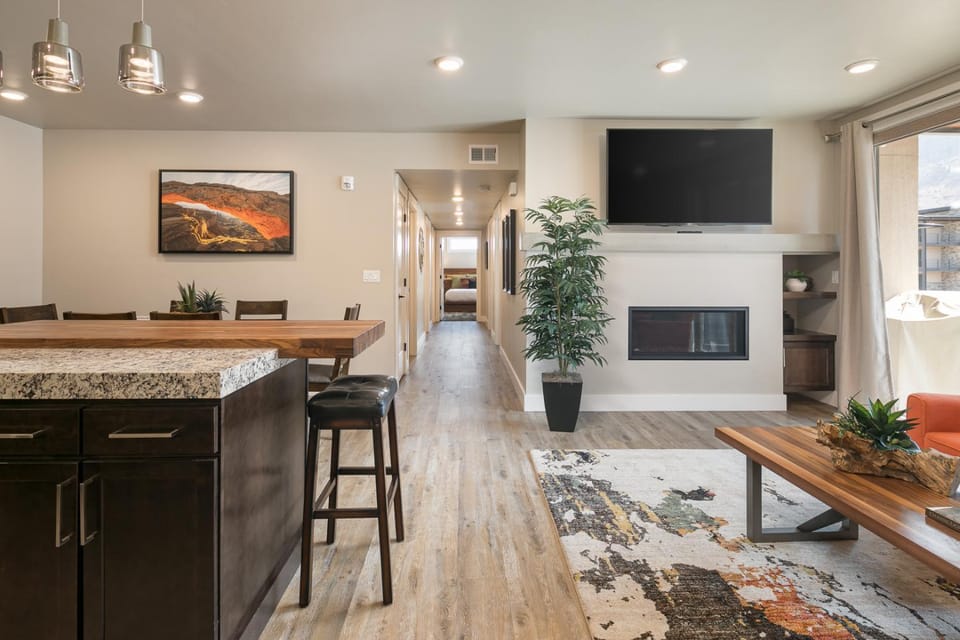 TV and multimedia, Living room, Dining area