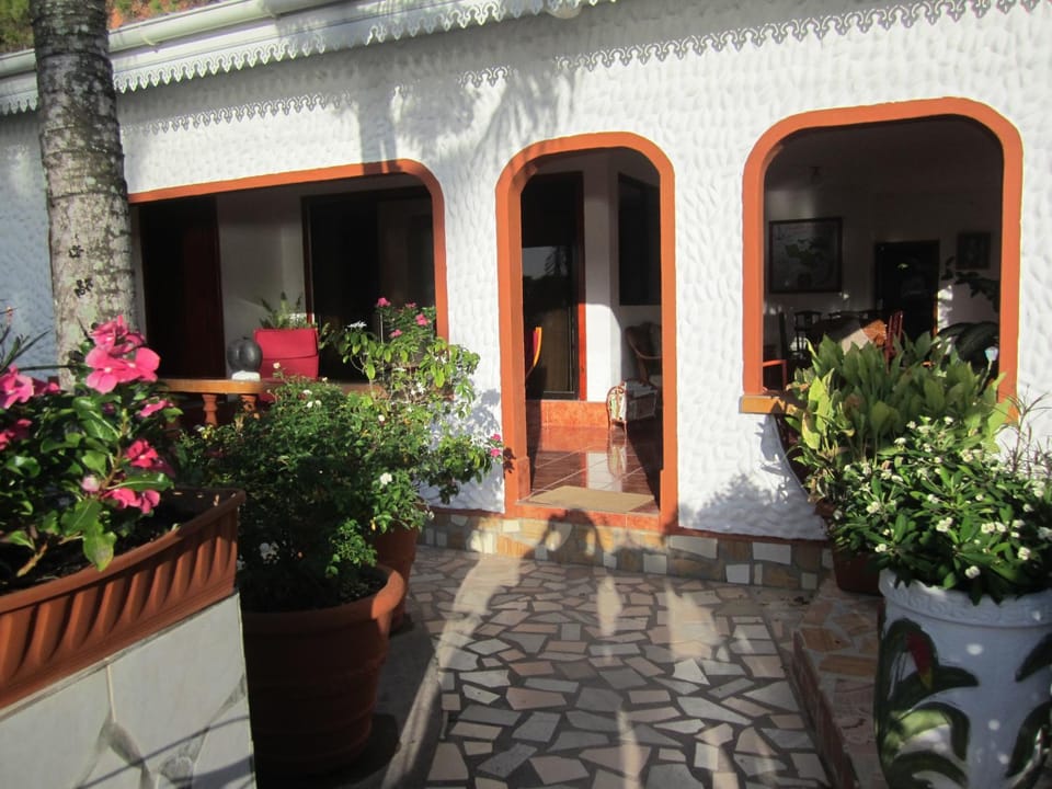 Property building, Facade/entrance, Garden