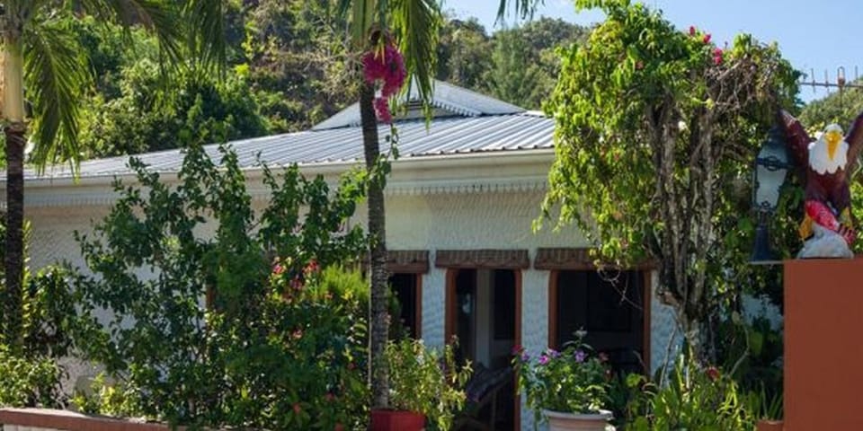Facade/entrance, Garden