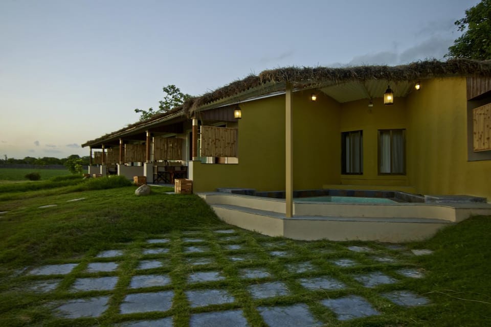 Facade/entrance, Garden