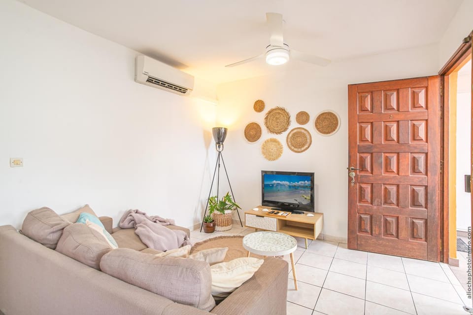 Akwatik Appart 150m de la plage Apartment in Les Trois-Îlets