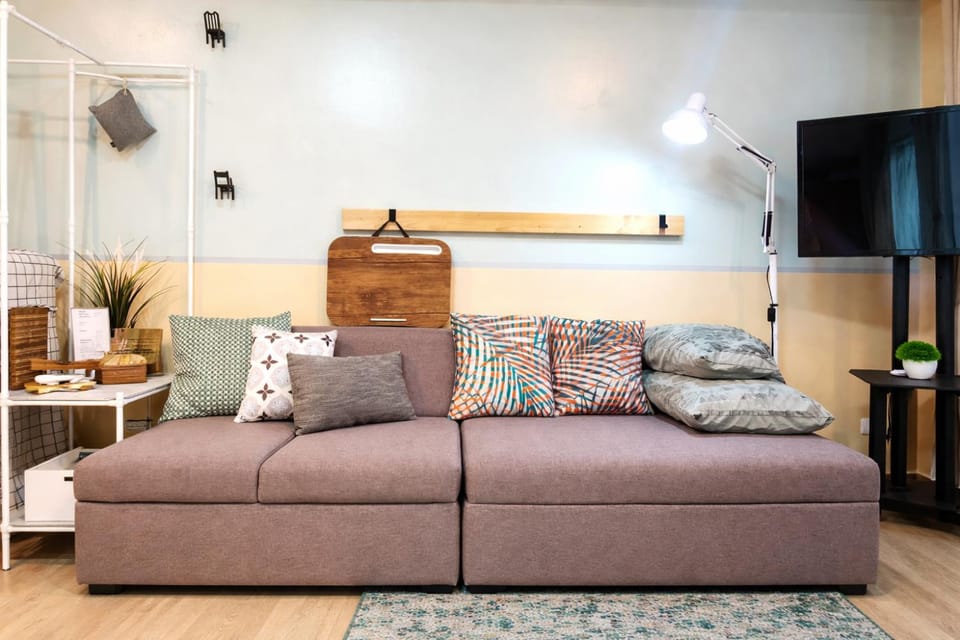 Communal lounge/ TV room, TV and multimedia, Living room, Seating area, Evening entertainment
