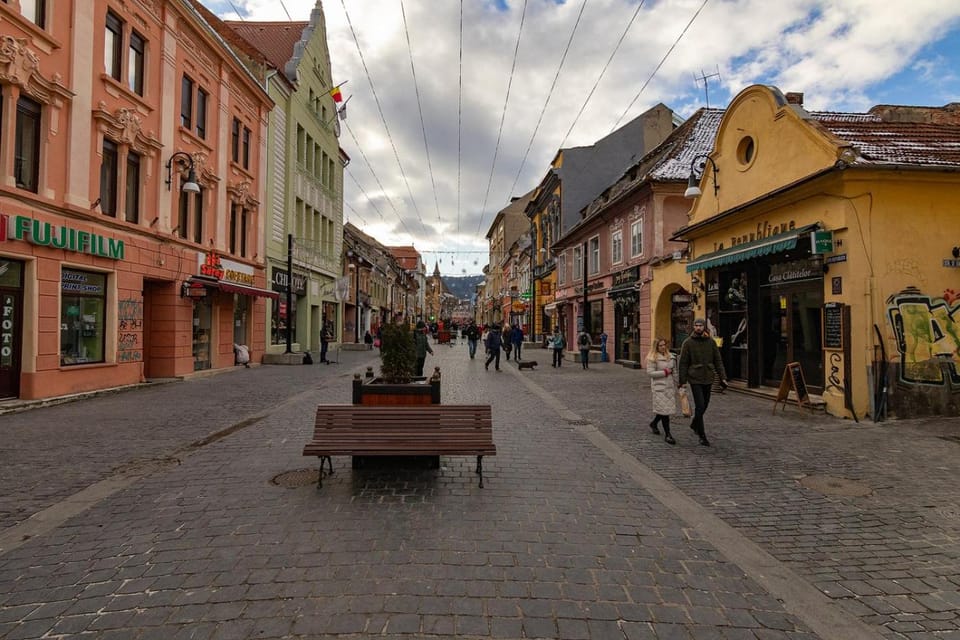 Day, Neighbourhood, Location