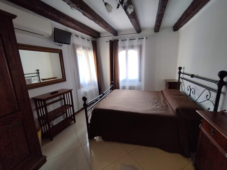 Sweet Venice - checkin at "Alloggi SS Giovanni e Paolo" Bed and Breakfast in Venice