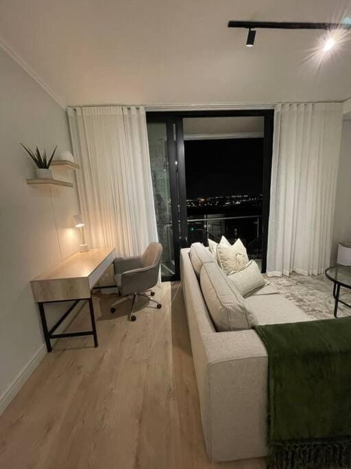 Ellipse Waterfall luxurious unit Apartment in Sandton