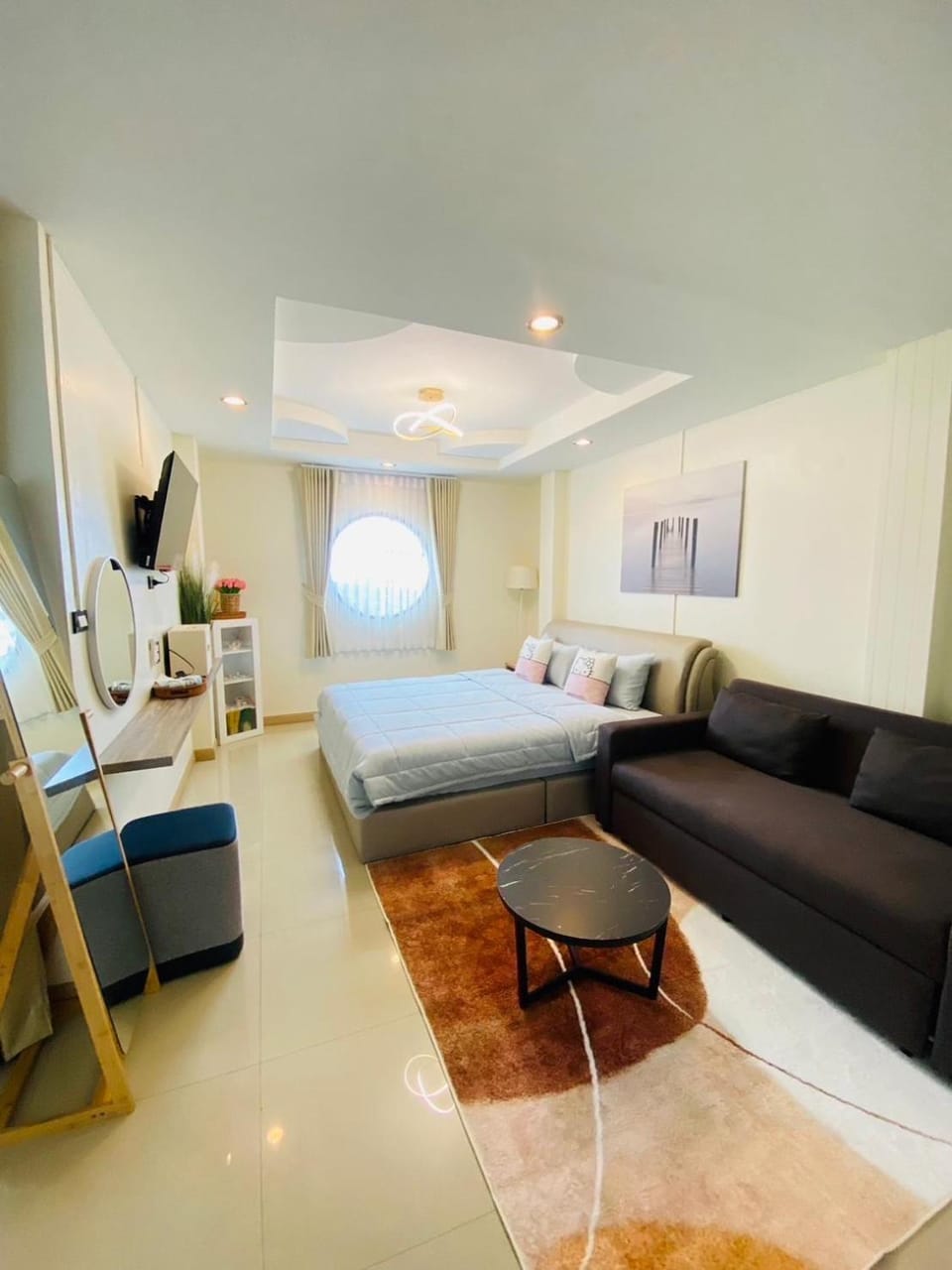 บ้านพักการ์ฟิลด์ซีวิว&พูล เกาะล้าน House in Chon Buri Changwat