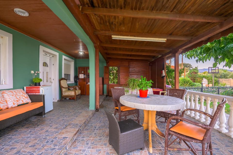 Patio, Garden, View (from property/room), Balcony/Terrace, Seating area, Dining area, Garden view