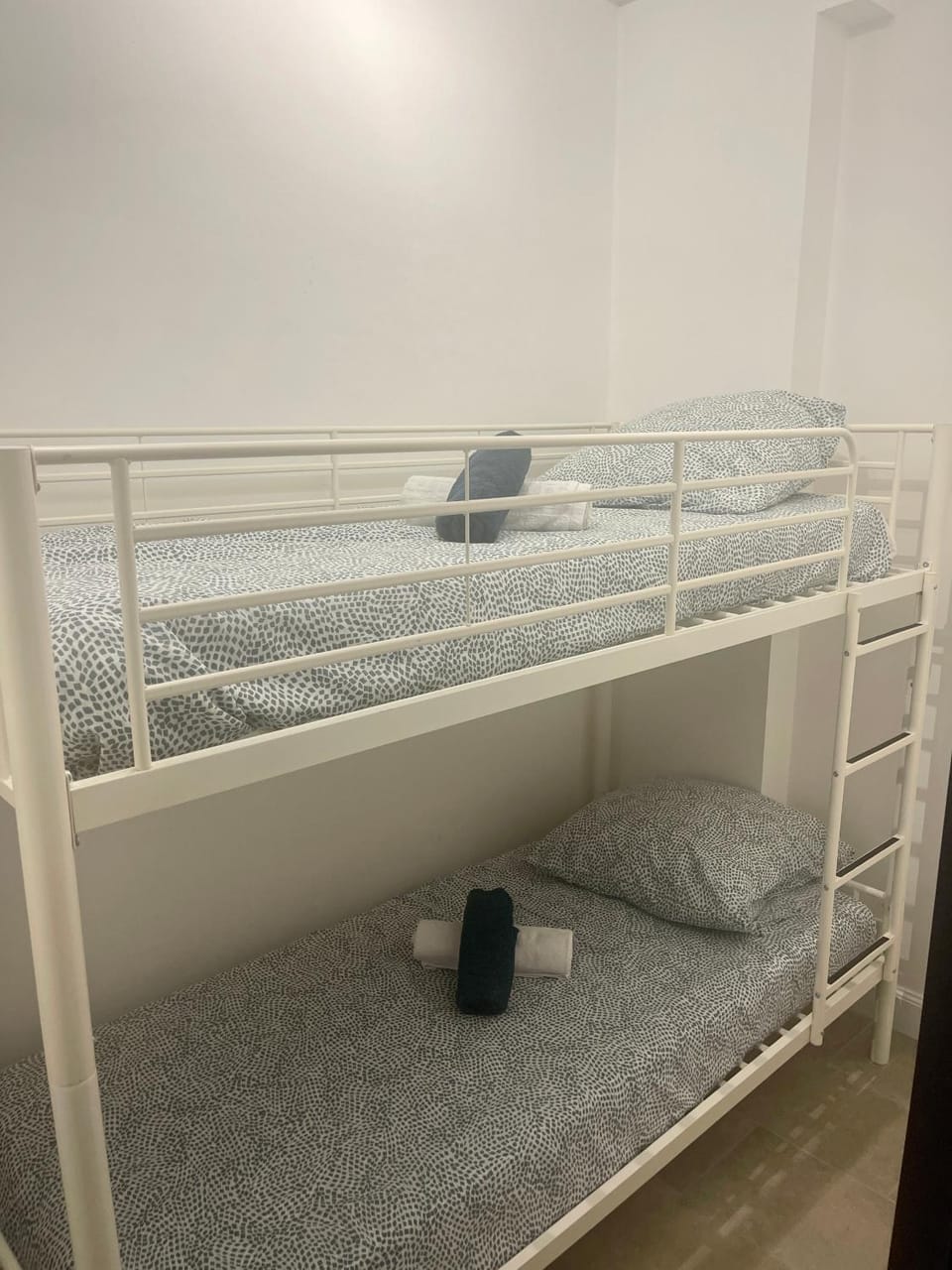 Bedroom, bunk bed