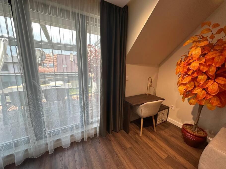 Prime Location! Outdoor Dining! Apartment in Varna