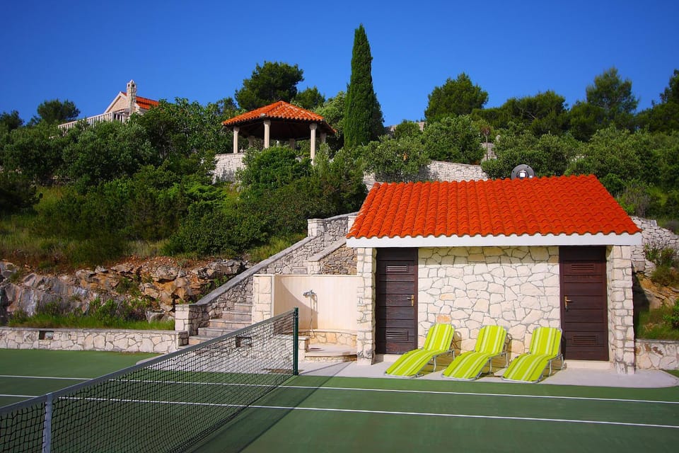 Tennis court