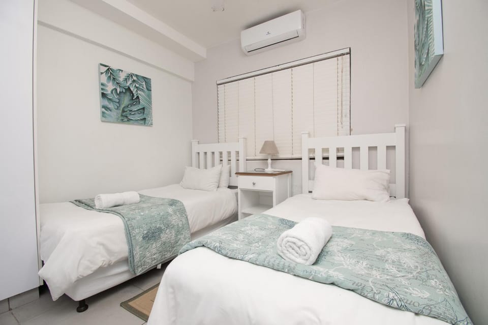 Bed, Bedroom, towels, air conditioner
