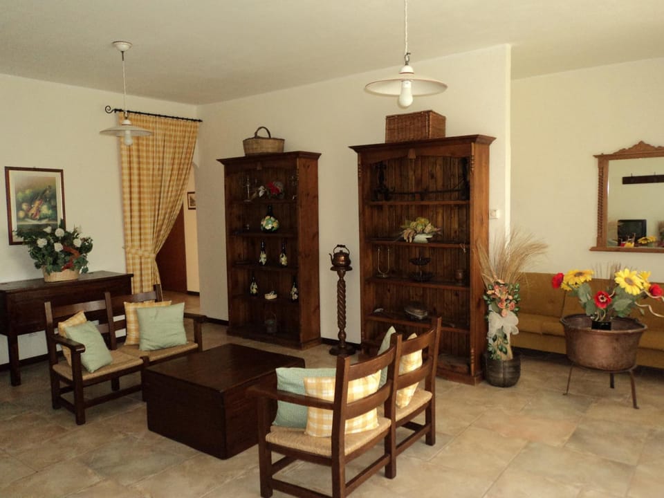 Communal lounge/ TV room, Seating area