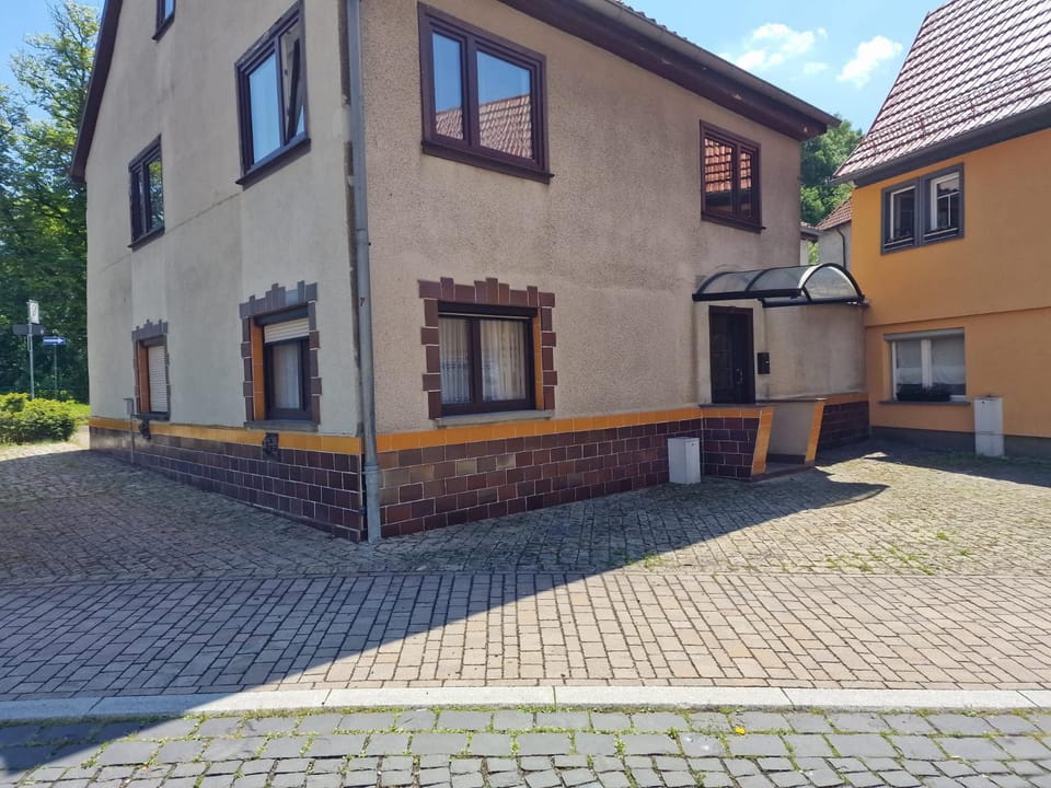 Property building, Day, Street view