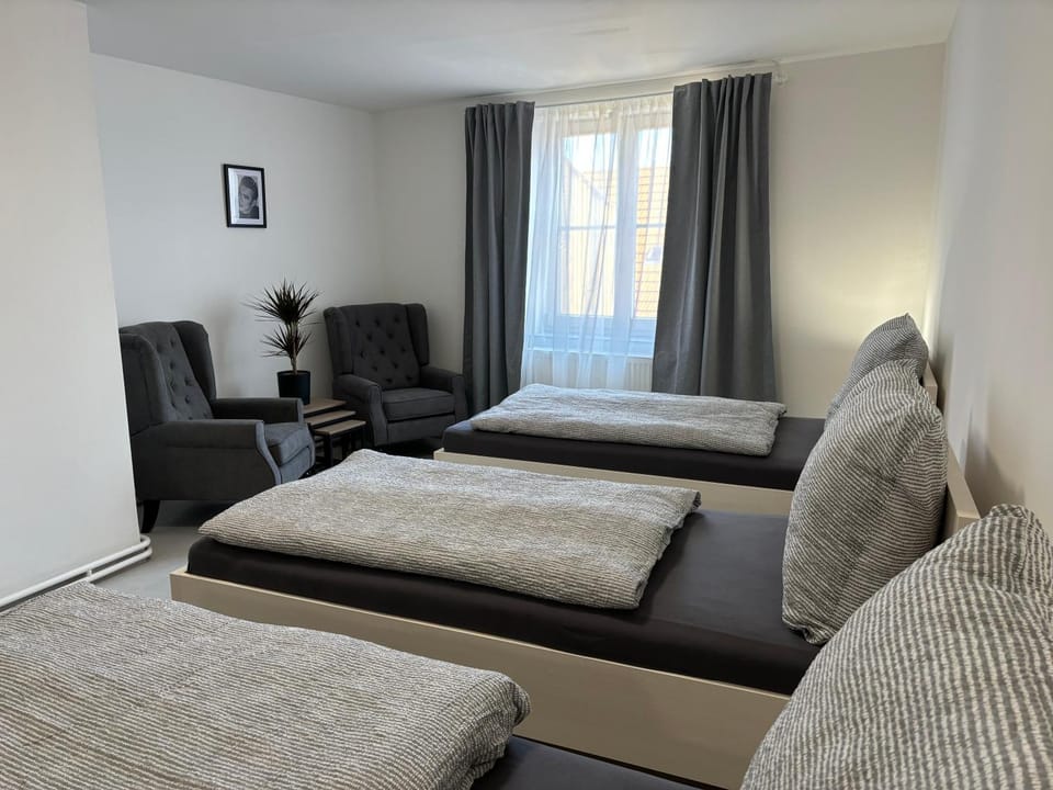 Bed, Seating area, Bedroom