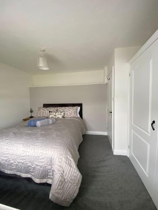Bed, Bedroom, wardrobe