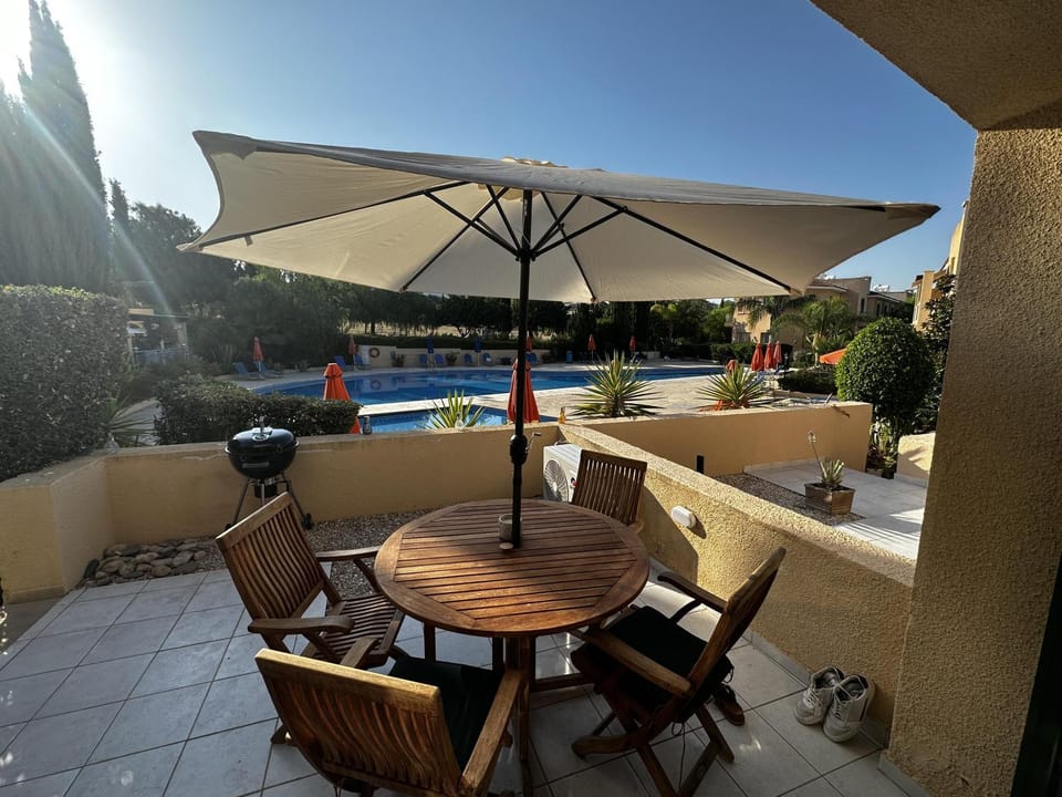 Swimming pool, Swimming pool, sunbed