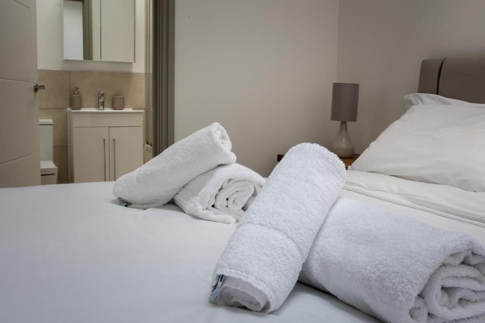Bathroom, Bedroom