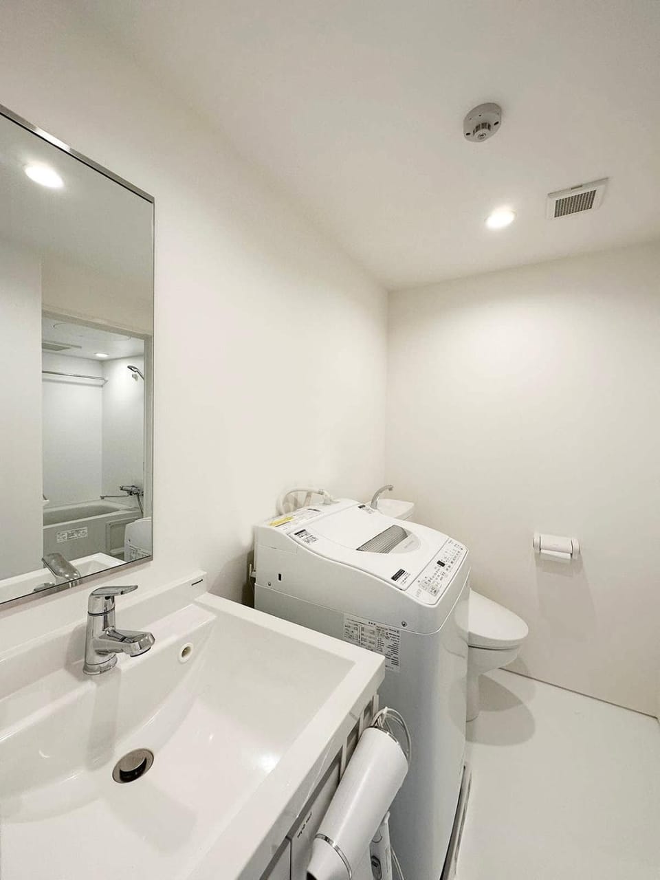 Toilet, Bathroom, washing machine