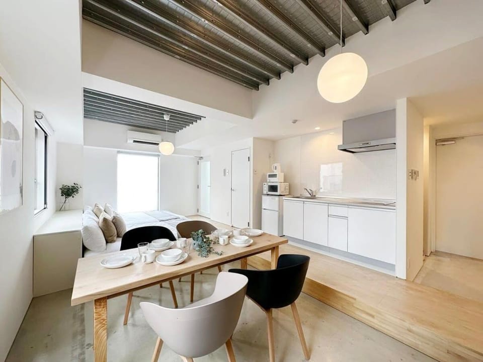 Kitchen or kitchenette, Seating area, Dining area