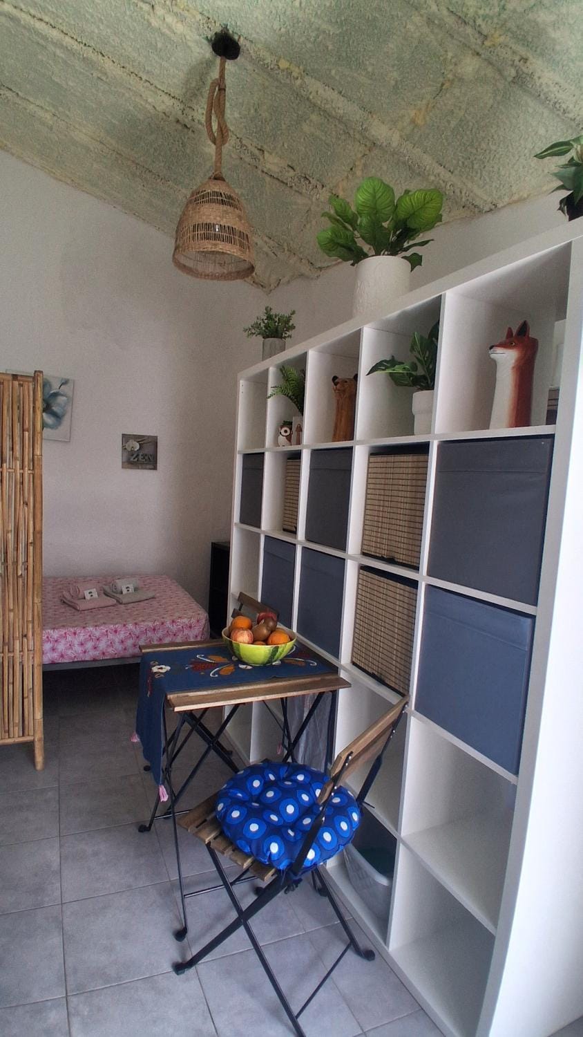 Bed, Seating area, Dining area, Bedroom