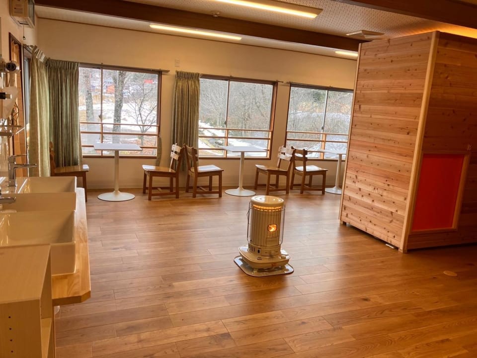 Communal lounge/ TV room