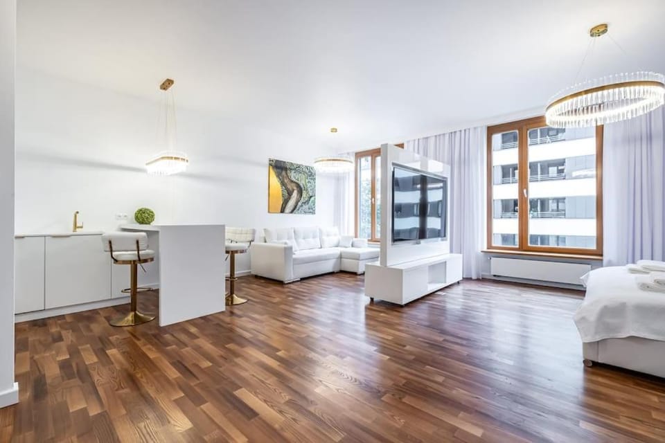 Luxury Princessa Apartment & garage & cable tv channels Apartment in Warsaw