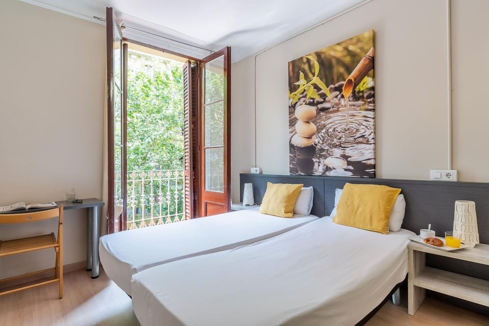 Bed, Balcony/Terrace, Photo of the whole room, Seating area, Bedroom