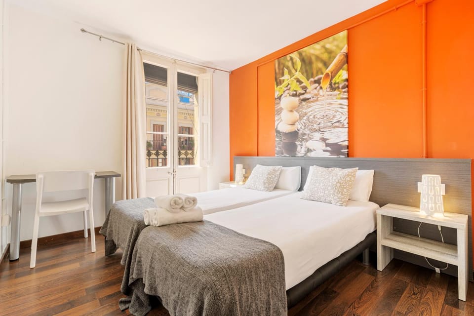 Bed, Photo of the whole room, Bedroom