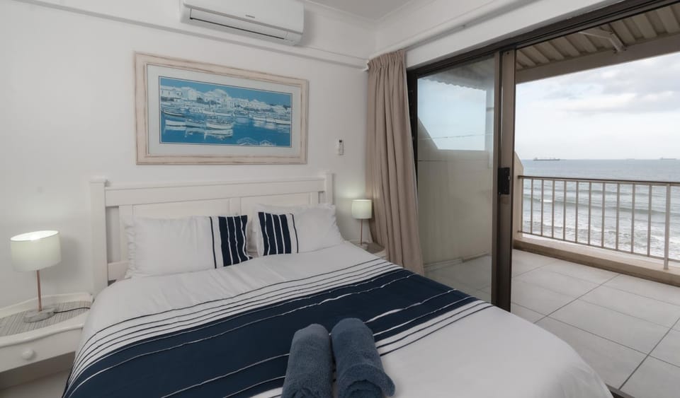 Bed, Natural landscape, View (from property/room), Balcony/Terrace, Photo of the whole room, Bedroom, Sea view, air conditioner