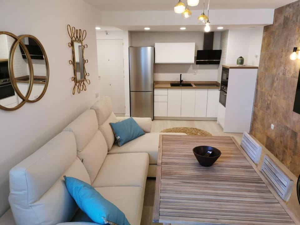 Communal lounge/ TV room, Kitchen or kitchenette, Living room, Dining area, heating, heating, internet, oven, stove, kitchen, air conditioner