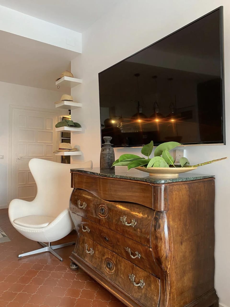 Communal lounge/ TV room, Living room