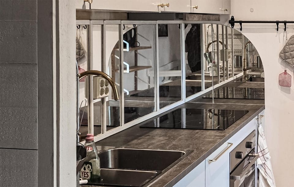 Kitchen or kitchenette
