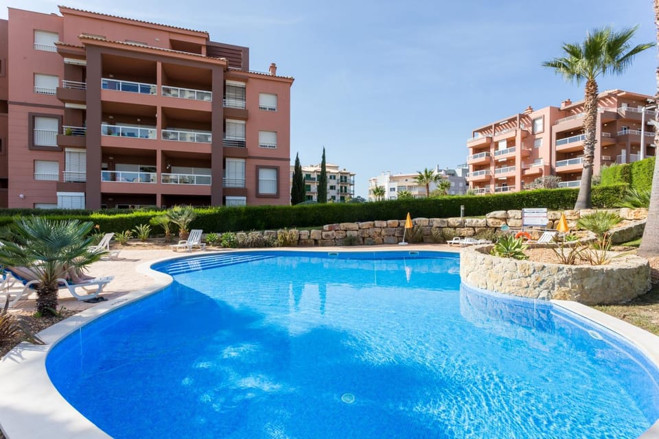 Property building, Swimming pool, sunbed