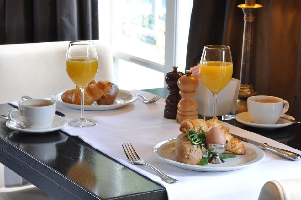 Restaurant/places to eat, Dining area, Breakfast