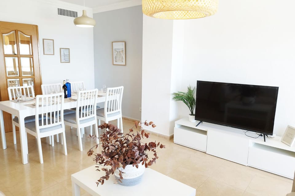 TV and multimedia, Dining area