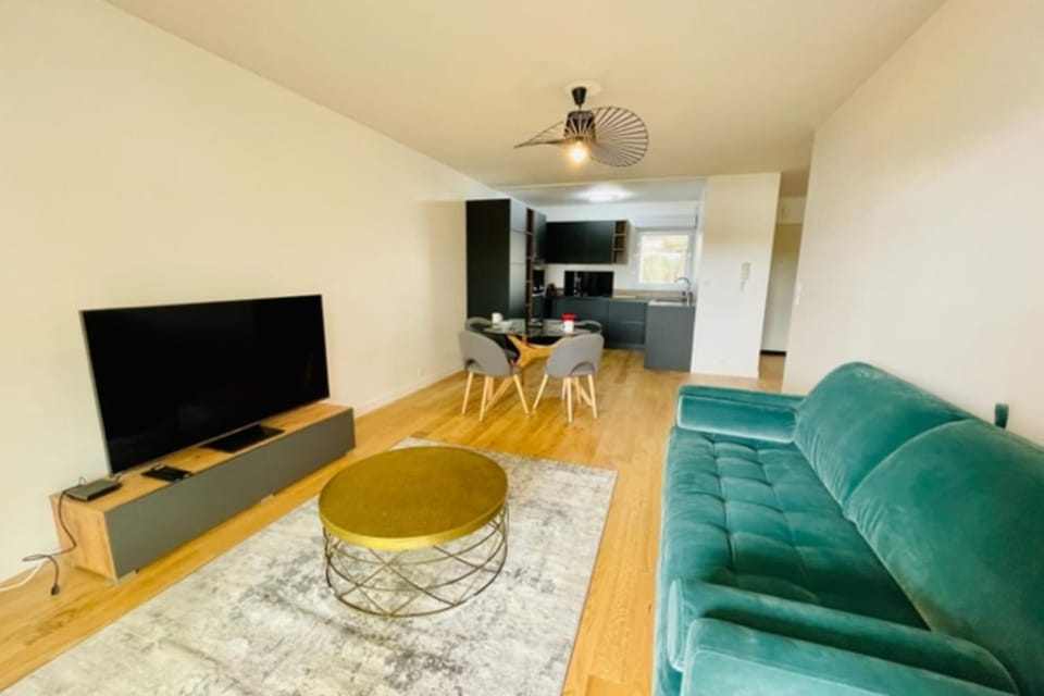 Charming apartment with lake view Apartment in La Rochelle